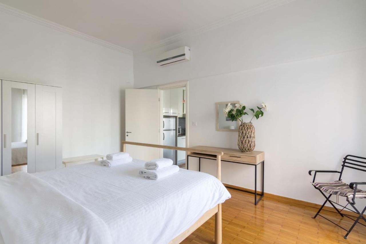 Classic Apartment For 4 People A เอเธนส์ ภายนอก รูปภาพ